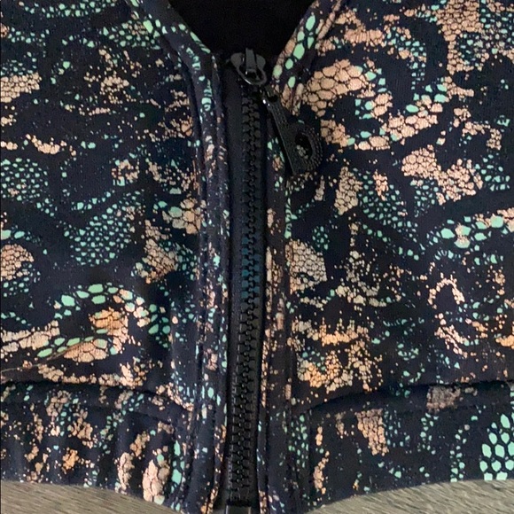 NWT Mint Lace Gold Metallic Zip Up Sports Bra - Picture 3 of 5